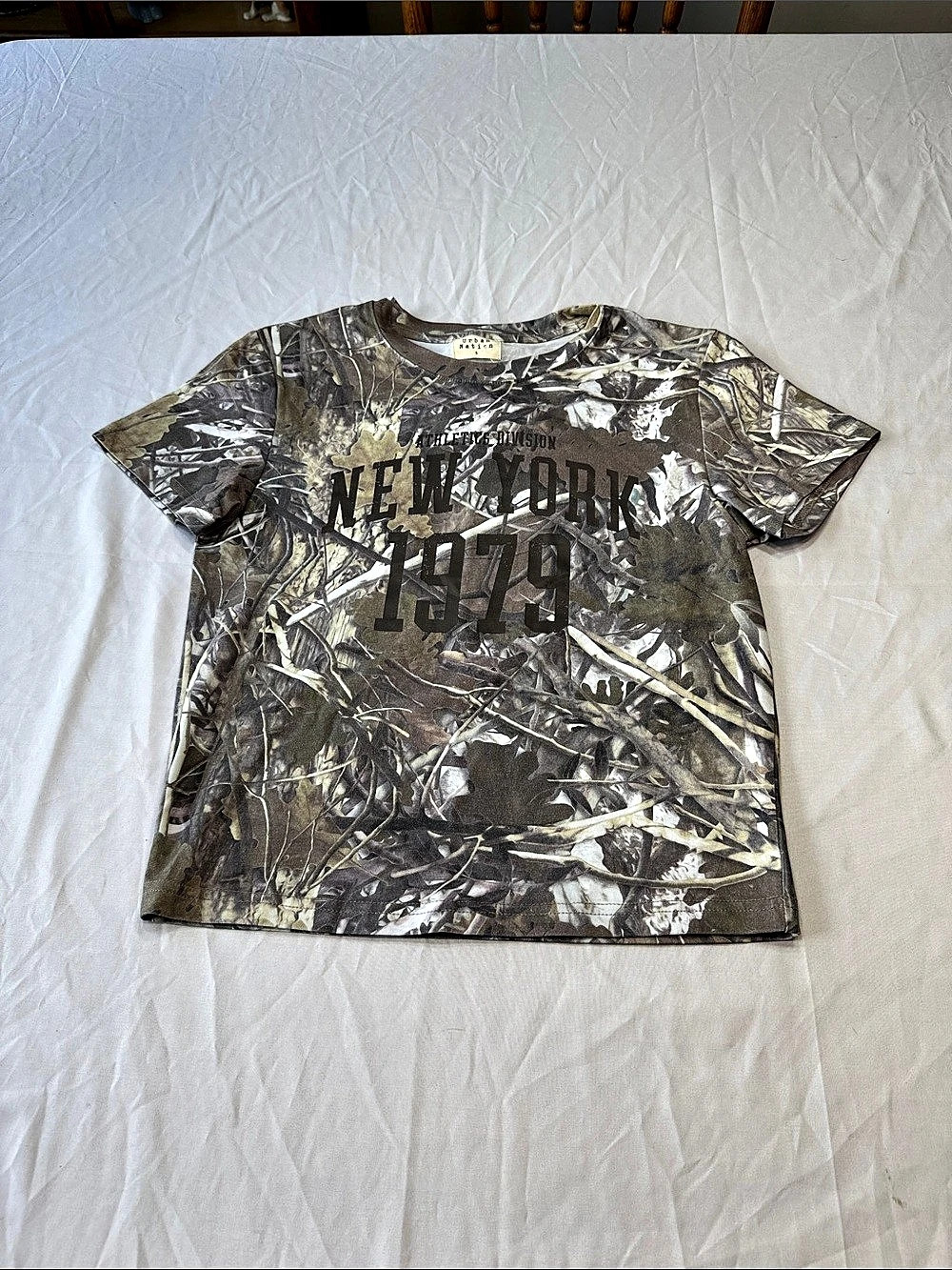 Urban Nation Camo Graphic Tee in Brown & Green Size Small